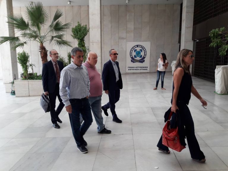Στον εισαγγελέα δημοσιογράφοι μετά τη μήνυση Καμμένου | tanea.gr