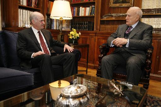 Παπανδρέου προς Παπούλια:«Η χώρα χρειάζεται αλλαγή κυβέρνησης»