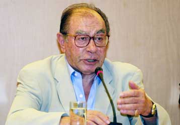 Απεβίωσε ο πρώην υπουργός Μιχάλης Παπακωνσταντίνου