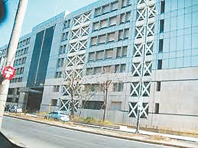 Μετακομίζει στο κτίριο του Κεράνη