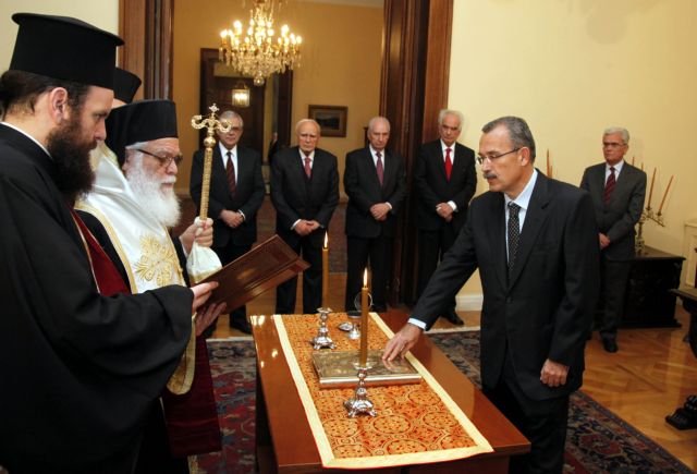 Η τέταρτη εξουσία στην… εξουσία