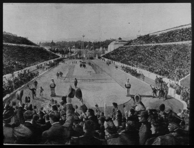 Στο σφυρί 
το ασημένιο έπαθλο του Σπύρου Λούη