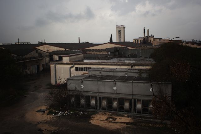 Η βιομηχανία που έγινε φωλιά της απαξίωσης
