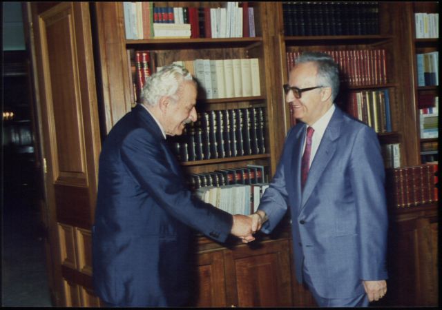 Την ημέρα που 
ο Φλωράκης 
πήρε εντολή
… να κυβερνήσει