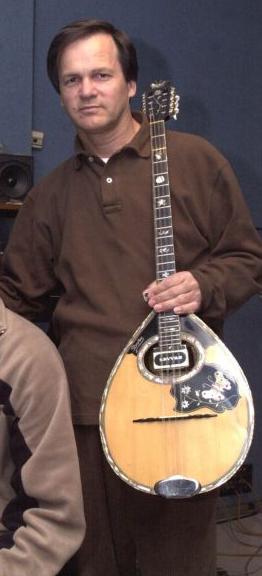 «Μία είναι η ουσία»