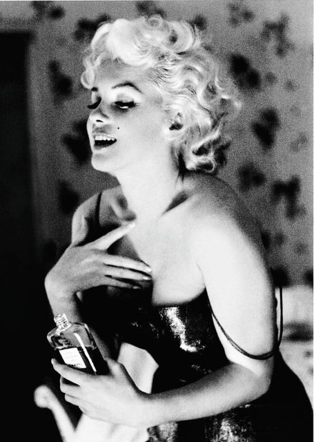 Γιατί η ΕΕ θέλει να καταργήσει το άρωμα της Μέριλιν Μονρόε