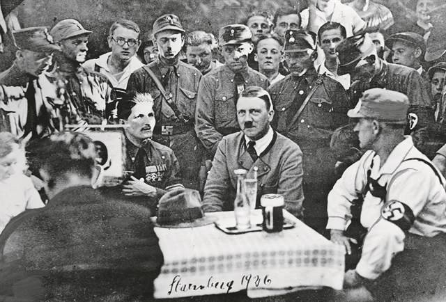 Ολες οι (λάθος) ερμηνείες για τον Χίτλερ