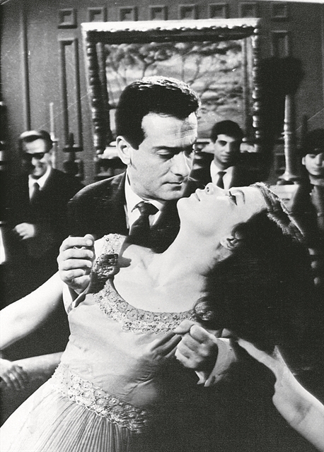 Ο Παλαμάς, η «Κόρη μου η σοσιαλίστρια», το στριπτίζ της Μάρως Κοντού