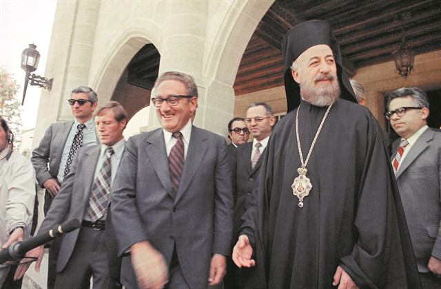 «Μη φοβάστε, το πολύ πολύ να σας κάνει αγωγή!»