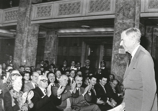 Ισχύς και κομφορμισμός στο πανεπιστήμιο