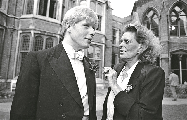 Τελικά, μήπως για το Brexit φταίει η… Οξφόρδη;