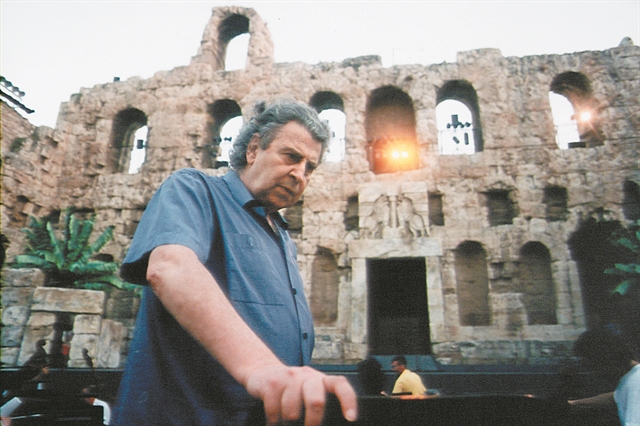 Ο χείμαρρος και οι άνθρωποι της όχθης