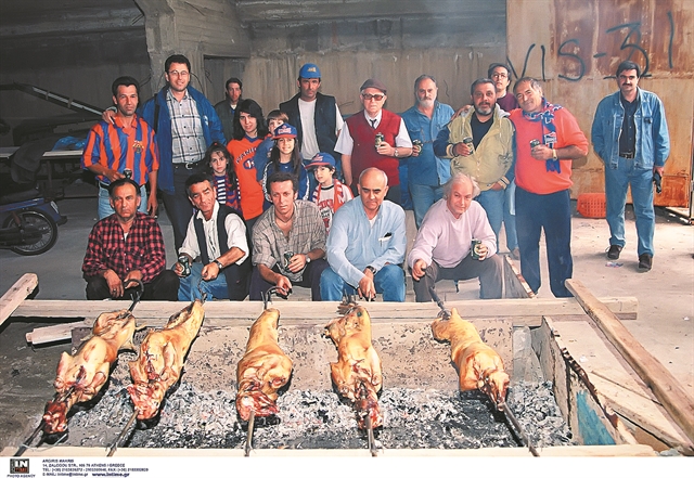 «Η Σμύρνη μάνα μ’ καίγεται»