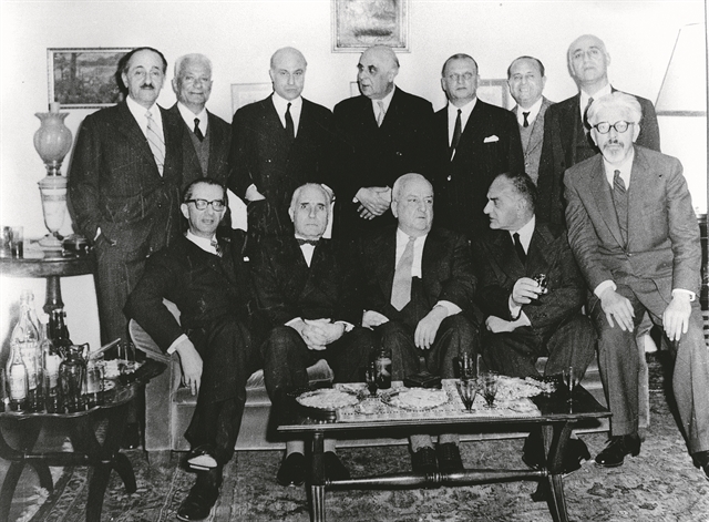 Ο καθρέφτης της νεοελληνικής λογοτεχνίας