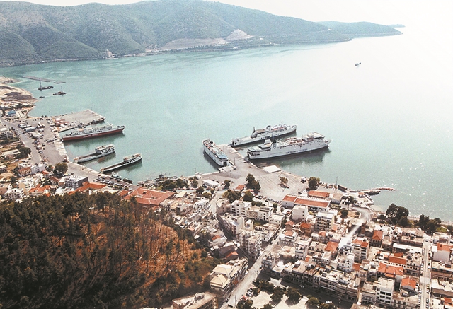 Οι τελικές προσφορές για τα δύο λιμάνια