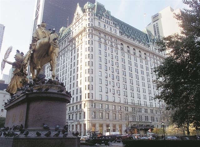 Η γυναίκα που τραβούσε τα flash… και το διεθνές fashion world στο Αιγαίο