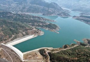 Μόρνος: Η έκταση της λίμνης παραμένει σε χαμηλότερα επίπεδα – Η εικόνα των ταμιευτήρων και ο κίνδυνος λειψυδρίας