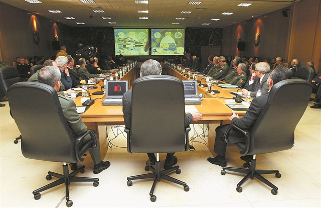 Με «εκτιμήσεις» ενός μάρτυρα στοχοποιούν τον Σημίτη για το C4Ι