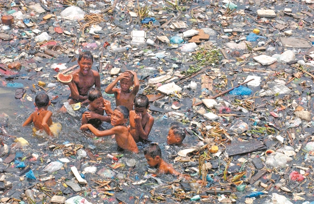 26 ολιγάρχες κατέχουν ίσο πλούτο με τον μισό πληθυσμό της γης