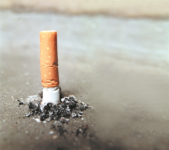 Η Ελλάδα σβήνει το τσιγάρο