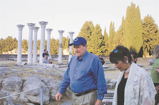 Αναζητώντας τον νέο «Χόλμπρουκ»