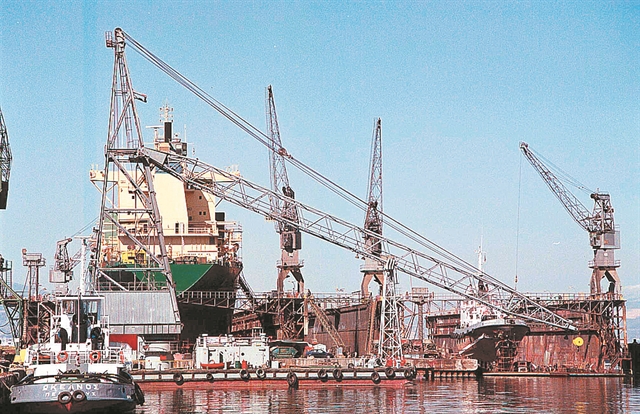 Συνεχίζουν τις αγορές πλοίων