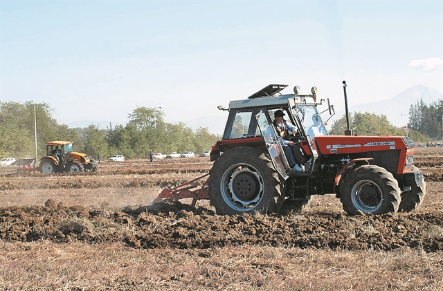 Μικροδάνεια σε αγρότες με την εγγύηση του Δημοσίου