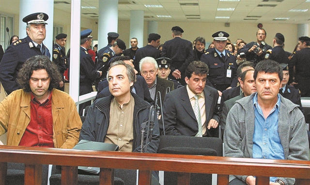 Εκτός φυλακής μέλη των Πυρήνων της Φωτιάς