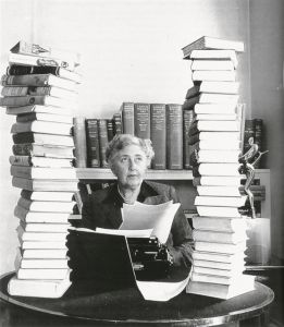 «Ελεύθεροι» στο Διαδίκτυο Χέμινγουεϊ, Μπάστερ Κίτον