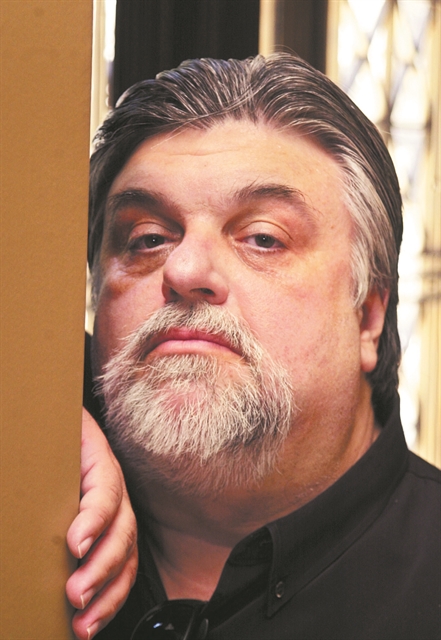 Πέθανε ο σκηνοθέτης Βασίλης Νικολαΐδης