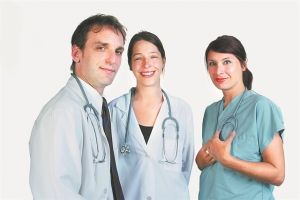 Ενίσχυση νοσοκομείων και EKAB με 1.350 άτομα