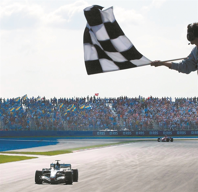 Ανοίγει ξανά η αυλαία στην Πόλη