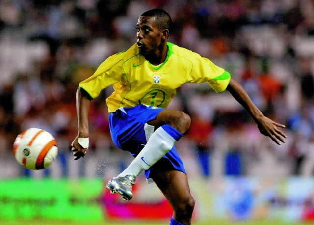 «Λεκέδες» στην κίτρινη φανέλα