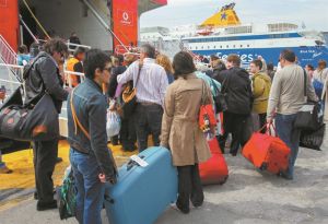 Ρεκόρ εκδρομέων προς Κυκλάδες, Κρήτη το Πάσχα