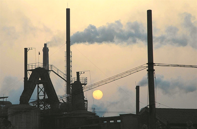 Στήριξη στη βαριά βιομηχανία