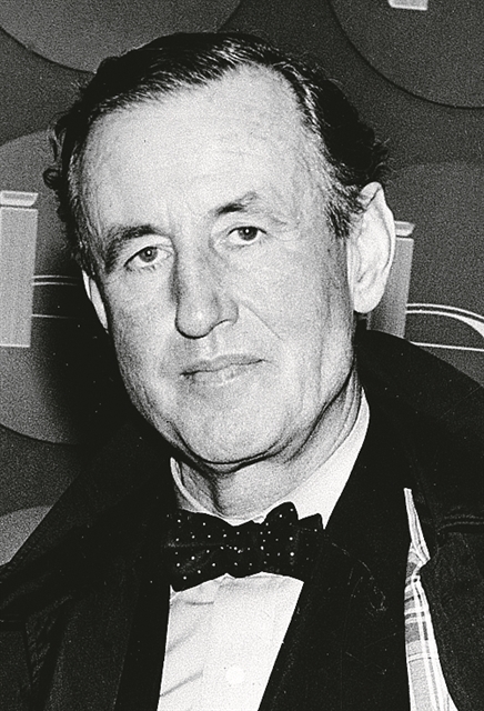 Τροποποιήσεις και στα βιβλία του Ιαν Φλέμινγκ