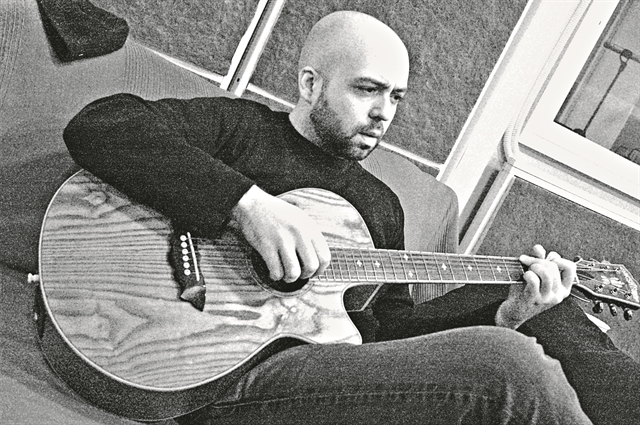 «Χωρίς ποιητικούρα και απλοϊκότητα»