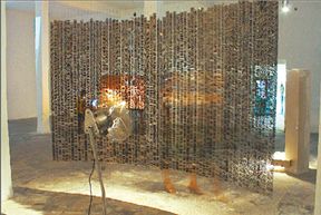 Εικαστική γροθιά στο στομάχι