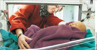 «Αφήστε τα στις βρεφοδόχους»