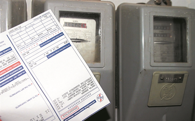 Ζητεί αυξήσεις και φορτώνει τις ζημιές στους καταναλωτές