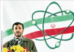 Ενισχυμένος ο Αχμαντινετζάντ  από την κρίση με τη Βρετανία