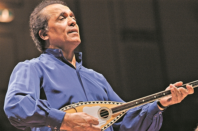 «Εχω να συγκινηθώ από τραγούδι 25 χρόνια»