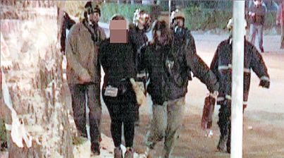 Και αστυνομικοί κουκουλοφόροι!