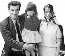 Εκείνη ανασταινόταν στους εφιάλτες της