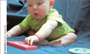 Τα μωρά αναπτύσσουν κοινωνικές δεξιότητες πολύ πριν μιλήσουν