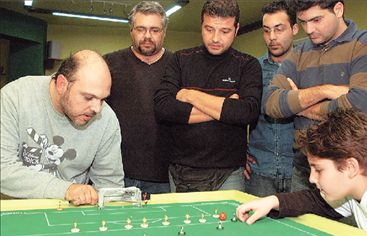 Κολλημένοι με το ποδοσφαιράκι