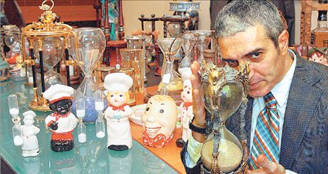 Ο άνθρωπος με τις 427 κλεψύδρες