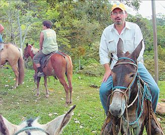 Από τραπεζικός στην Ελλάδα κτηνοτρόφος στη Νικαράγουα