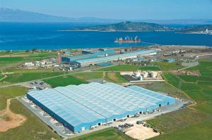 Αναστέλλει για 1 μήνα την παραγωγή της