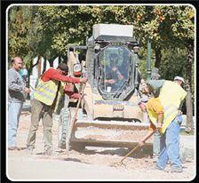 Τοπογράφος μηχανικός  και εργάτες στον Νομό Λασιθίου